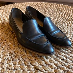 Everlane women’s black loafer
